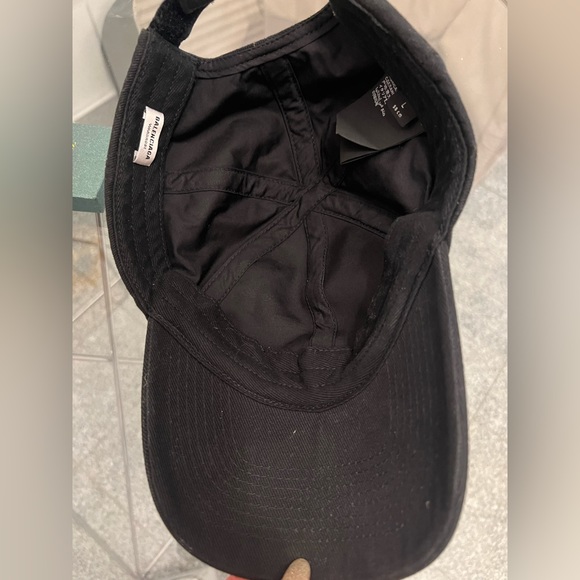 New balenciaga hat. No tag, bought in Miami store - Picture 2 of 4